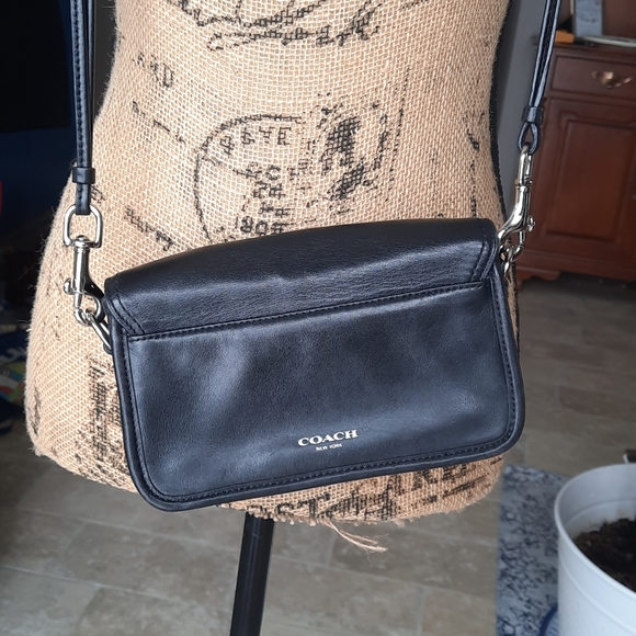 Coach Handbags - Coach shoulder purse